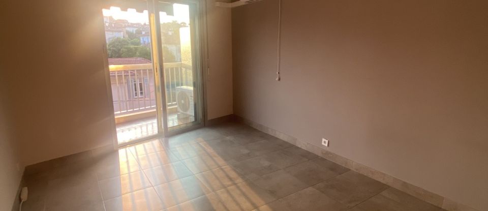 Appartement 3 pièces de 53 m² à Cannes (06400)