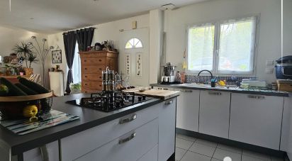 Pavillon 7 pièces de 113 m² à Elbeuf-sur-Andelle (76780)