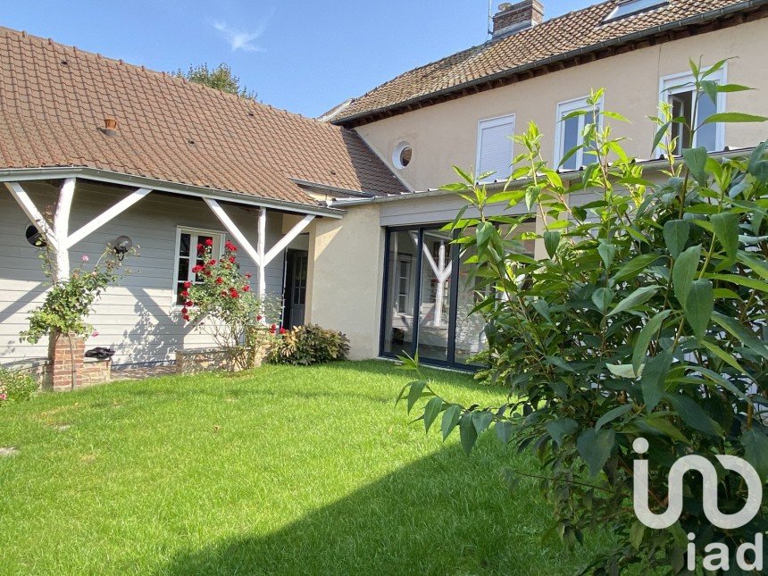 Maison 7 pièces de 177 m² à Blangy-Tronville (80440)