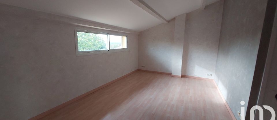 House 8 rooms of 318 m² in Beauvoisin (30640)