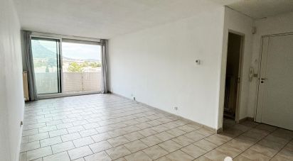 Appartement 4 pièces de 80 m² à Toulon (83000)