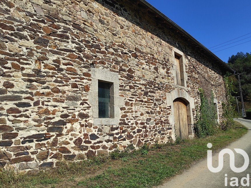 Ferme 6 pièces de 138 m² à Bar (19800)