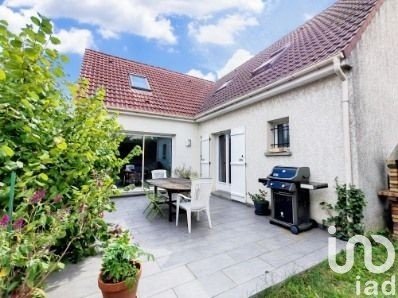 Traditional house 7 rooms of 140 m² in Longpont-sur-Orge (91310)