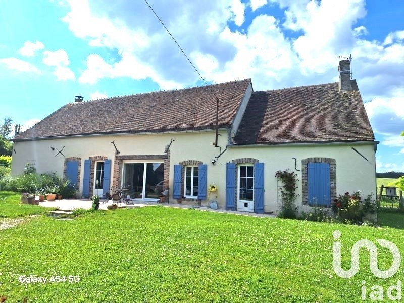 Maison de campagne 5 pièces de 173 m² à Chaumot (89500)