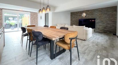 Maison 5 pièces de 160 m² à Raismes (59590)