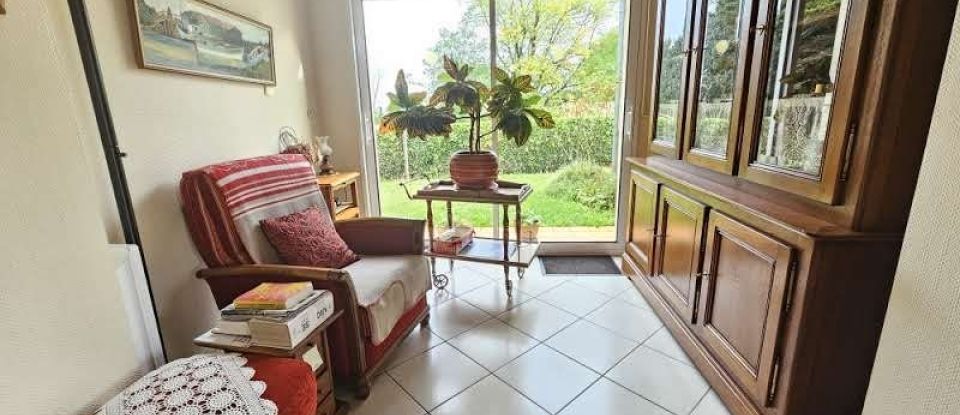 House 4 rooms of 126 m² in Saint-Just-Luzac (17320)