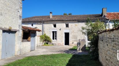 Maison de village 7 pièces de 165 m² à La Vergne (17400)