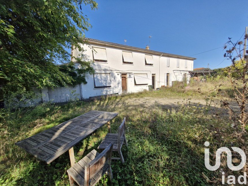 Maison traditionnelle 10 pièces de 337 m² à Saint-Martin-du-Puy (33540)