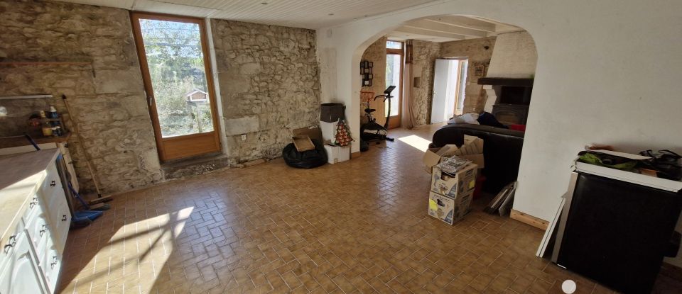 Maison traditionnelle 10 pièces de 337 m² à Saint-Martin-du-Puy (33540)