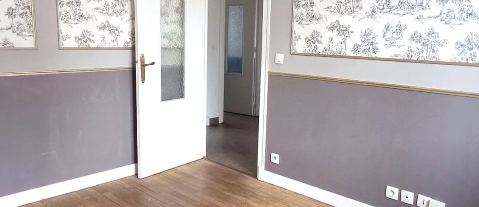 House 6 rooms of 146 m² in Châteauroux (36000)