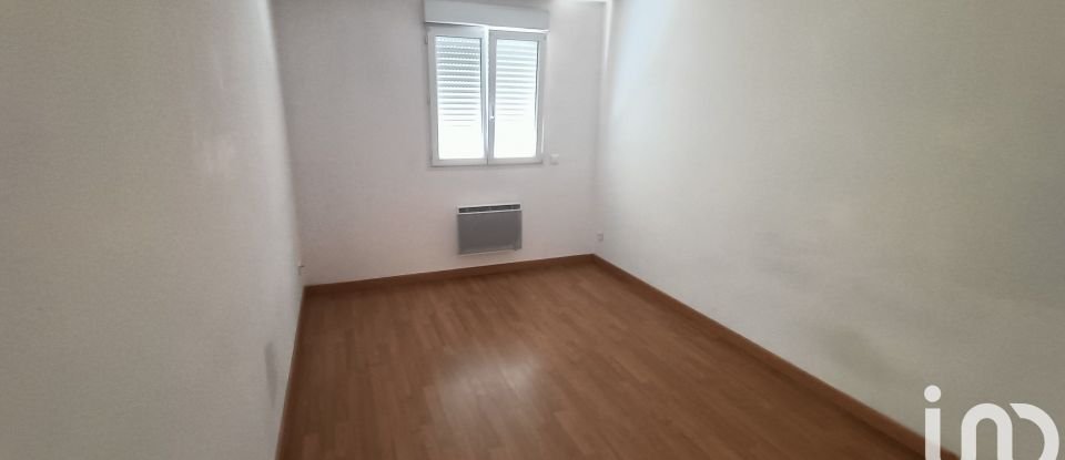 Maison 5 pièces de 92 m² à Nueil-les-Aubiers (79250)