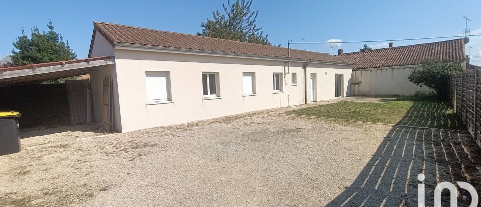 Maison 5 pièces de 92 m² à Nueil-les-Aubiers (79250)