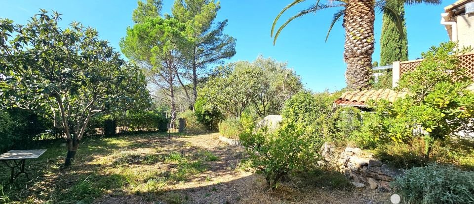 Traditional house 5 rooms of 90 m² in Roquebrune-sur-Argens (83520)