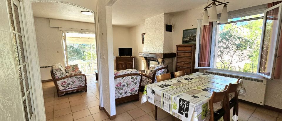 Traditional house 5 rooms of 90 m² in Roquebrune-sur-Argens (83520)