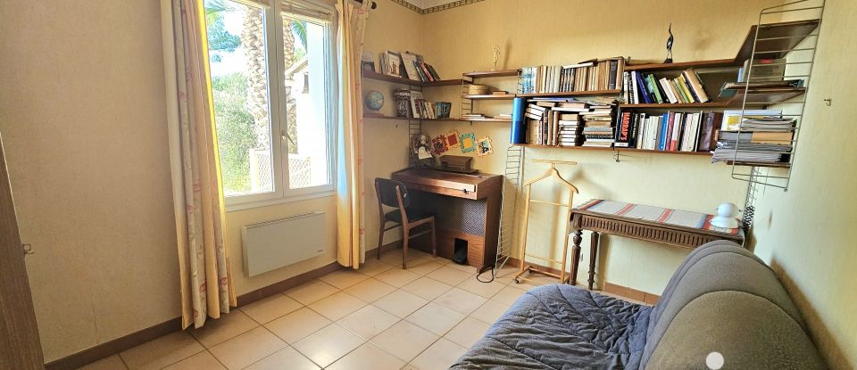 Traditional house 5 rooms of 90 m² in Roquebrune-sur-Argens (83520)