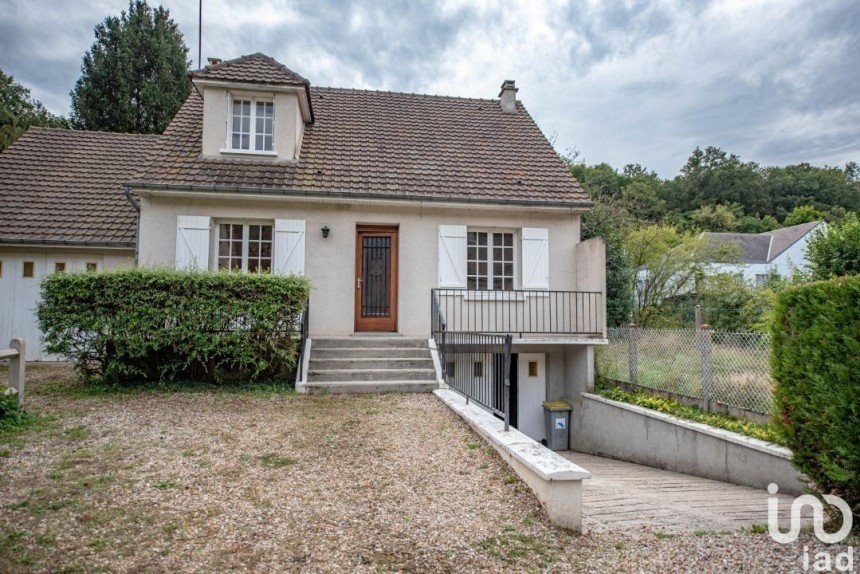 Maison 4 pièces de 94 m² à Souppes-sur-Loing (77460)