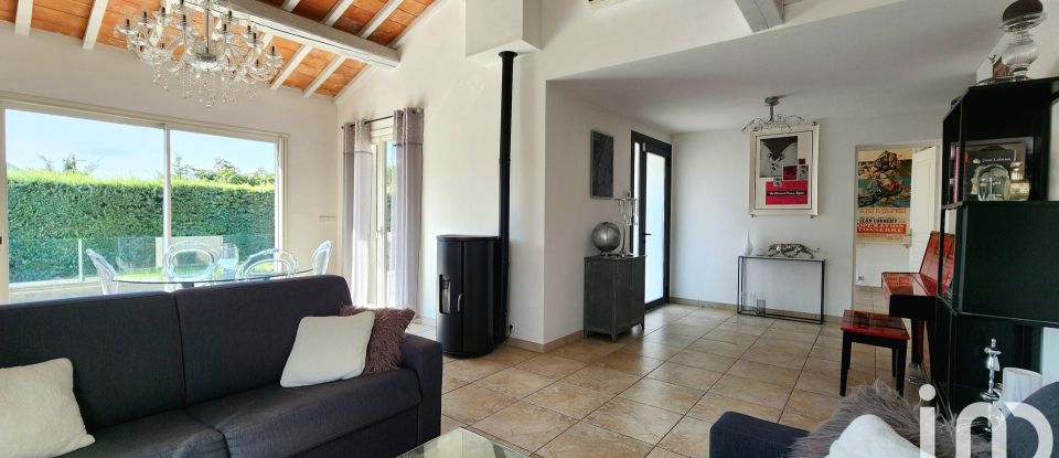 Traditional house 5 rooms of 124 m² in Le Castellet (83330)