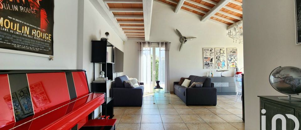 Traditional house 5 rooms of 124 m² in Le Castellet (83330)