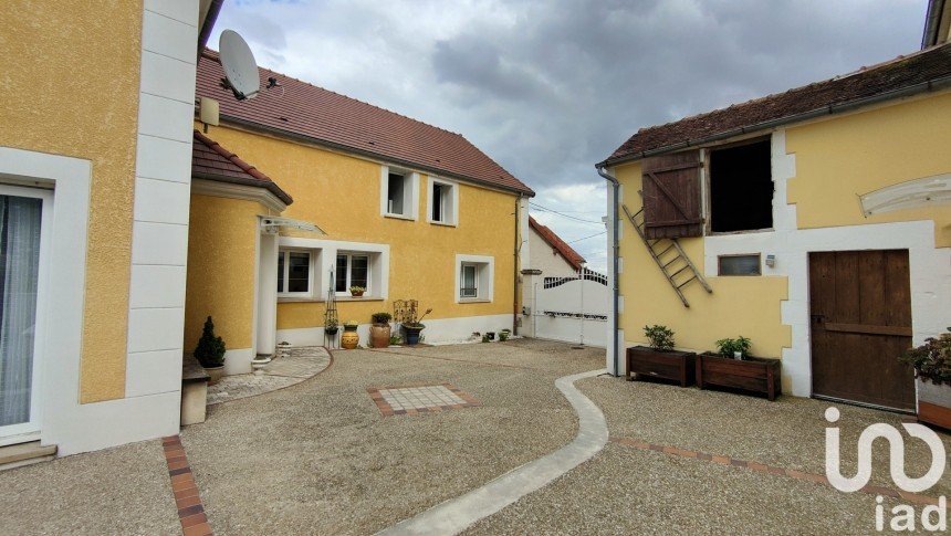 Maison de village 11 pièces de 278 m² à Chevannes (89240)