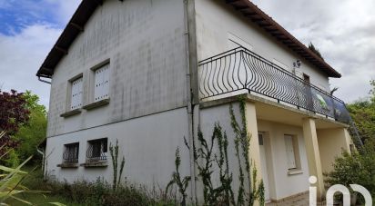 House 6 rooms of 146 m² in Loulay (17330)