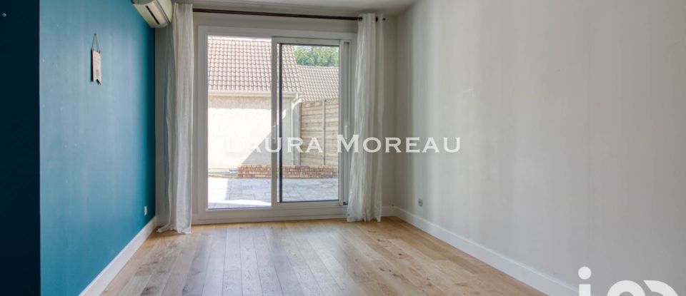 Traditional house 5 rooms of 101 m² in Cergy (95800)