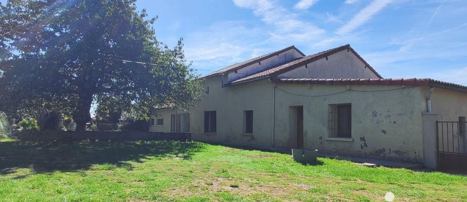 Village house 6 rooms of 173 m² in Savigné (86400)