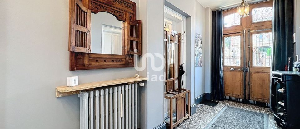 Maison 10 pièces de 275 m² à Saint-Florentin (89600)