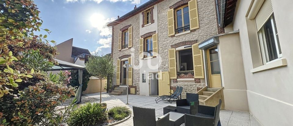 Maison 10 pièces de 275 m² à Saint-Florentin (89600)