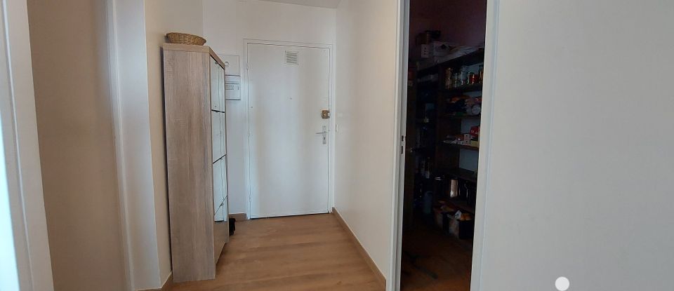 Apartment 3 rooms of 67 m² in Colombes (92700)