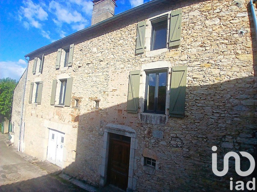 Village house 6 rooms of 160 m² in Douelle (46140)