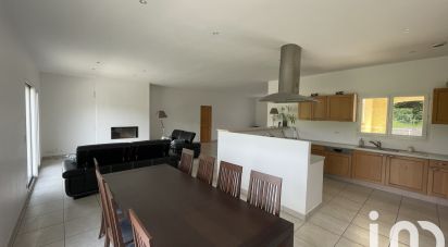 Maison traditionnelle 8 pièces de 218 m² à Mazamet (81200)