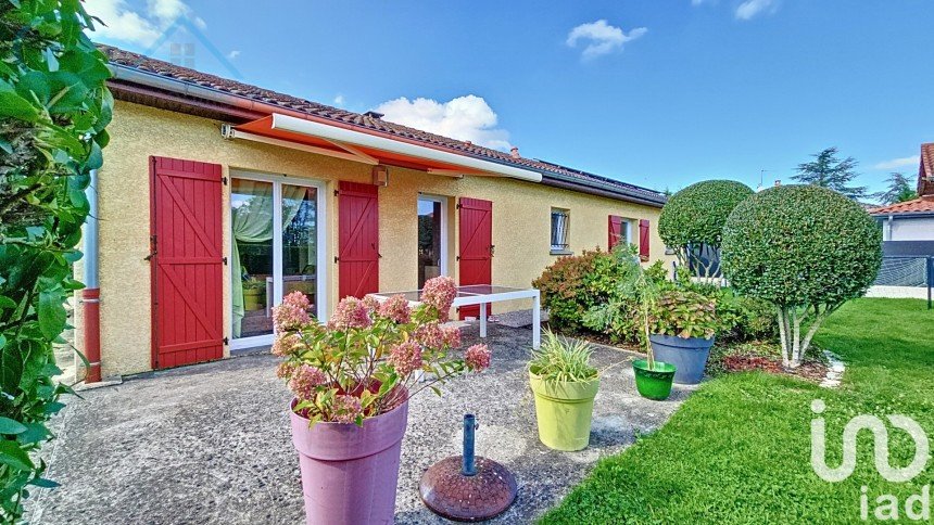 Maison traditionnelle 4 pièces de 107 m² à Vonnas (01540)