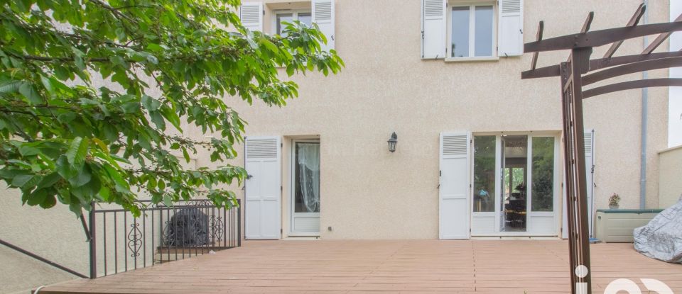 Maison 6 pièces de 150 m² à Ormesson-sur-Marne (94490)