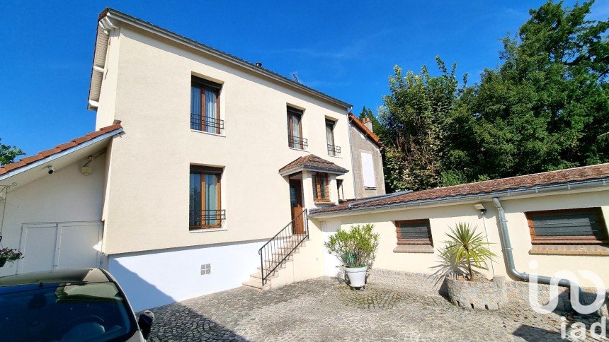 House 7 rooms of 140 m² in Villeneuve-le-Roi (94290)