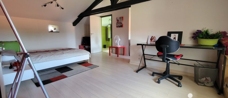 Longère 5 pièces de 217 m² à Saint-Mesmin (85700)