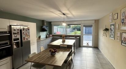 Maison 6 pièces de 150 m² à Bruay-la-Buissière (62700)