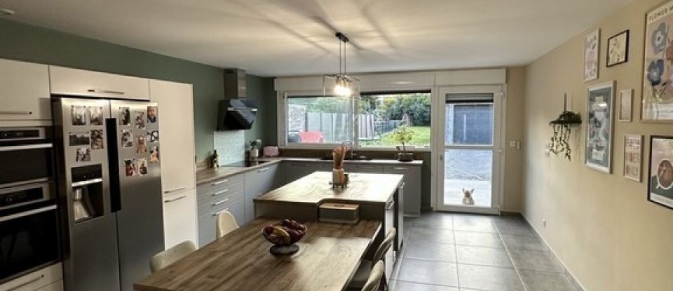 Maison 6 pièces de 150 m² à Bruay-la-Buissière (62700)