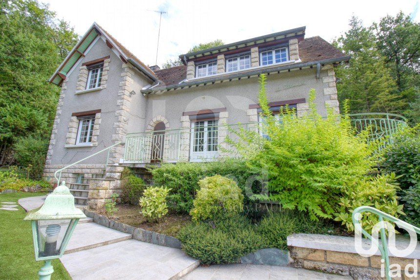 House 9 rooms of 171 m² in Chalo-Saint-Mars (91780)