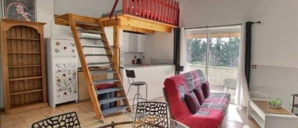 Maison 8 pièces de 250 m² à Lapalud (84840)