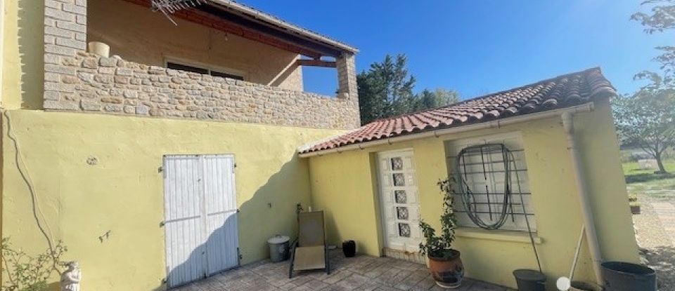 Maison 8 pièces de 250 m² à Lapalud (84840)