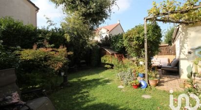 House 5 rooms of 95 m² in Villepreux (78450)