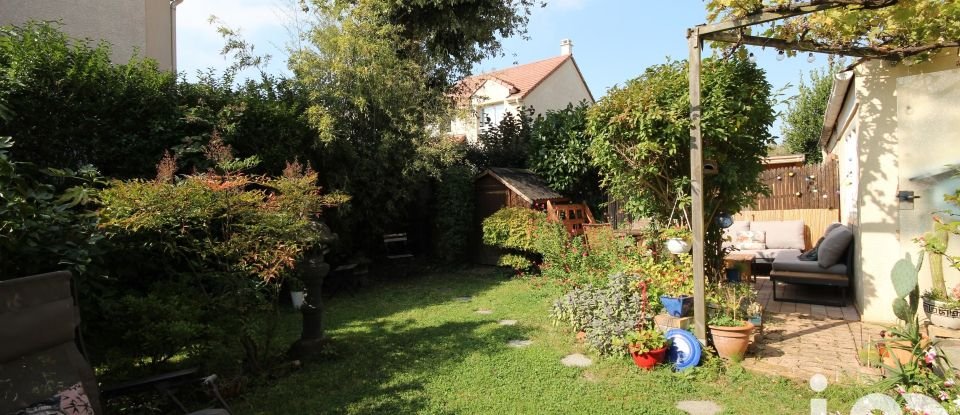 House 5 rooms of 95 m² in Villepreux (78450)