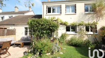 House 5 rooms of 95 m² in Villepreux (78450)