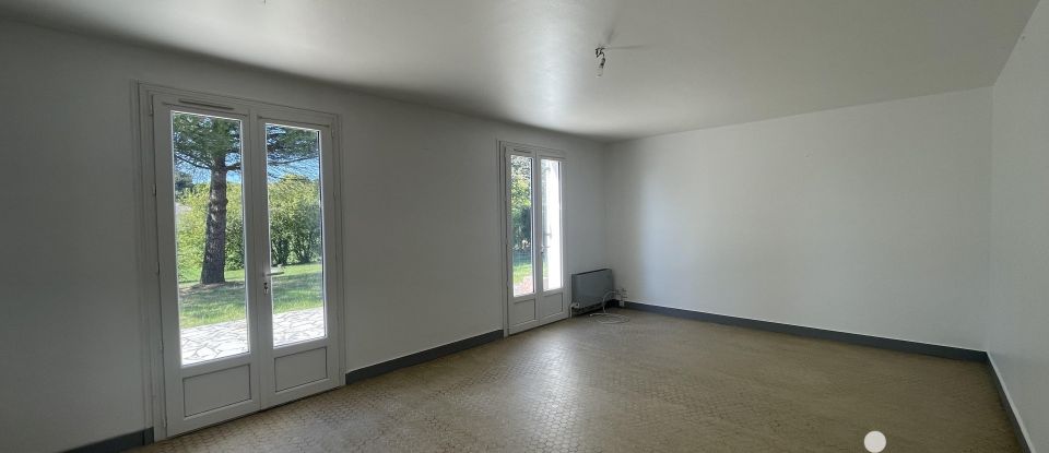 Maison 6 pièces de 116 m² à Singleyrac (24500)