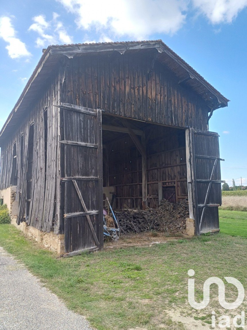 Barn conversion 1 room of 83 m² in Savignac (33124)