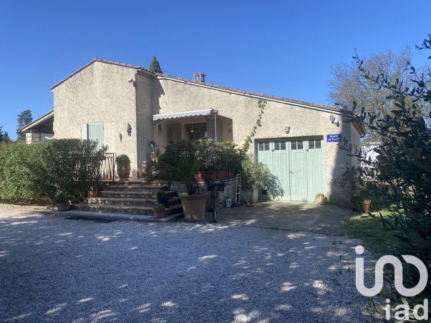 Country house 5 rooms of 108 m² in Eyragues (13630)