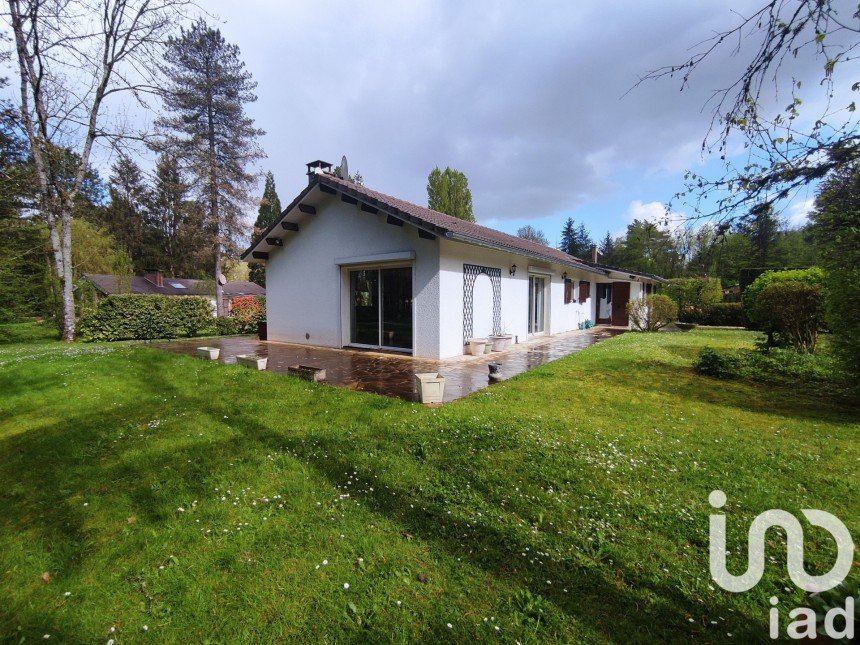 Maison traditionnelle 6 pièces de 140 m² à Savigny-sur-Clairis (89150)