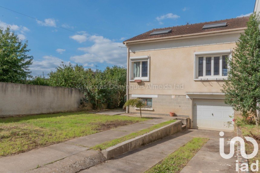 Maison traditionnelle 5 pièces de 130 m² à Paray-Vieille-Poste (91550)