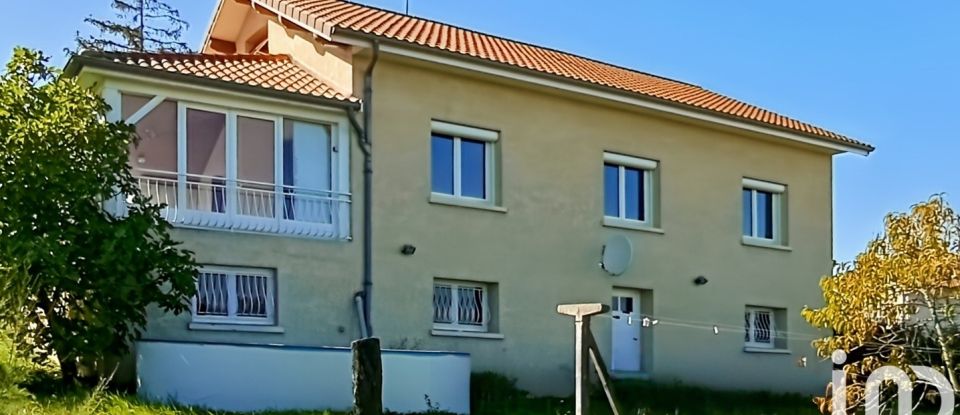 Traditional house 6 rooms of 159 m² in Champdieu (42600)