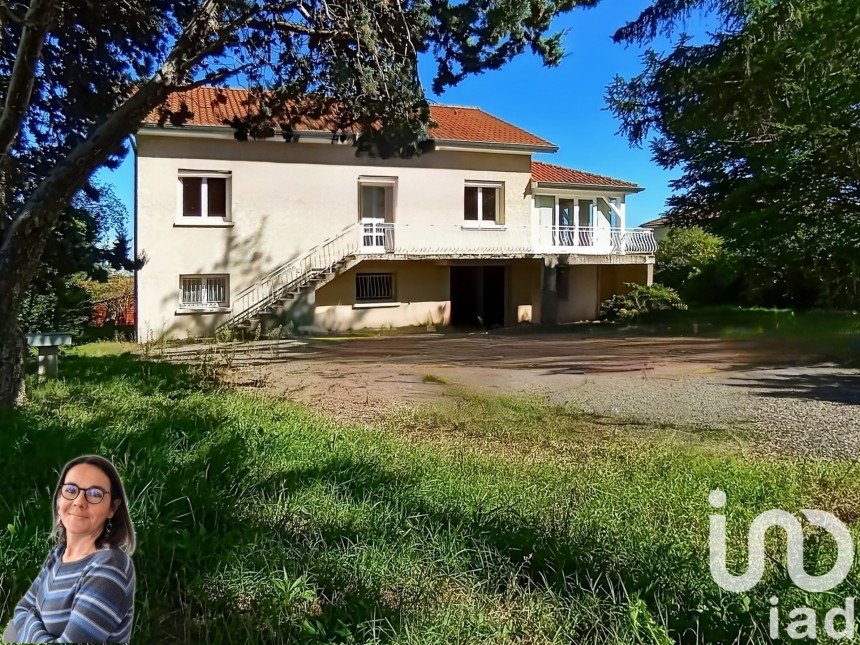 Maison traditionnelle 6 pièces de 159 m² à Champdieu (42600)